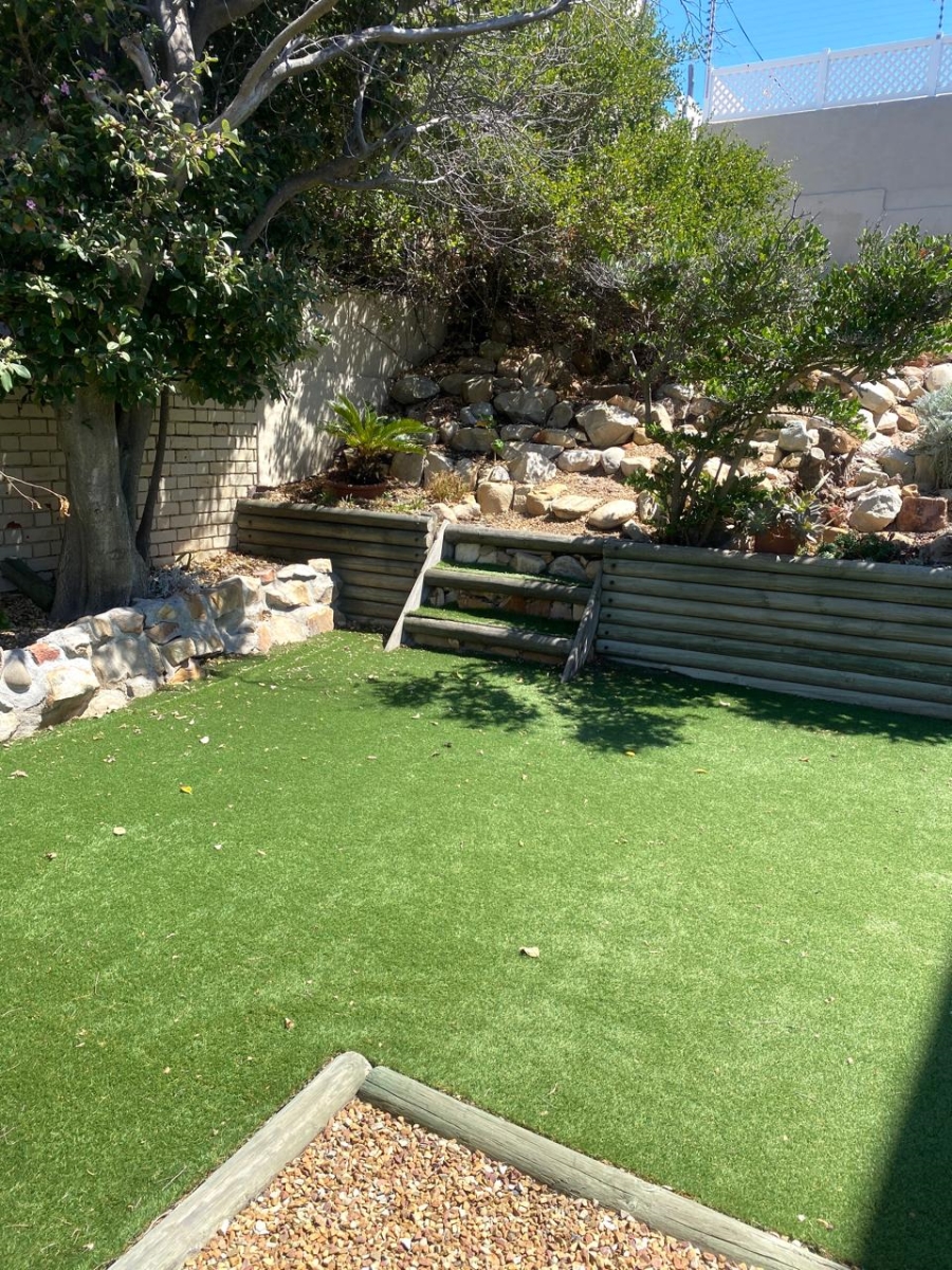 To Let 1 Bedroom Property for Rent in Fish Hoek Western Cape